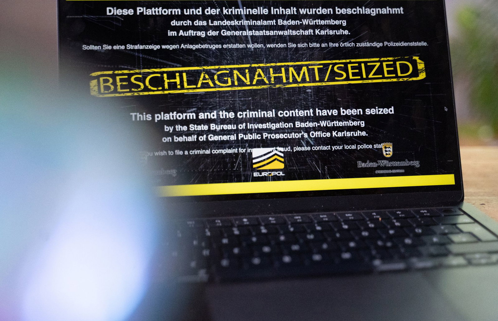 Wenn man die Adresse der beschlagnahmten Internetseiten eingibt, erscheint ein Sicherstellungsbanner der Behörden. (Archivbild)