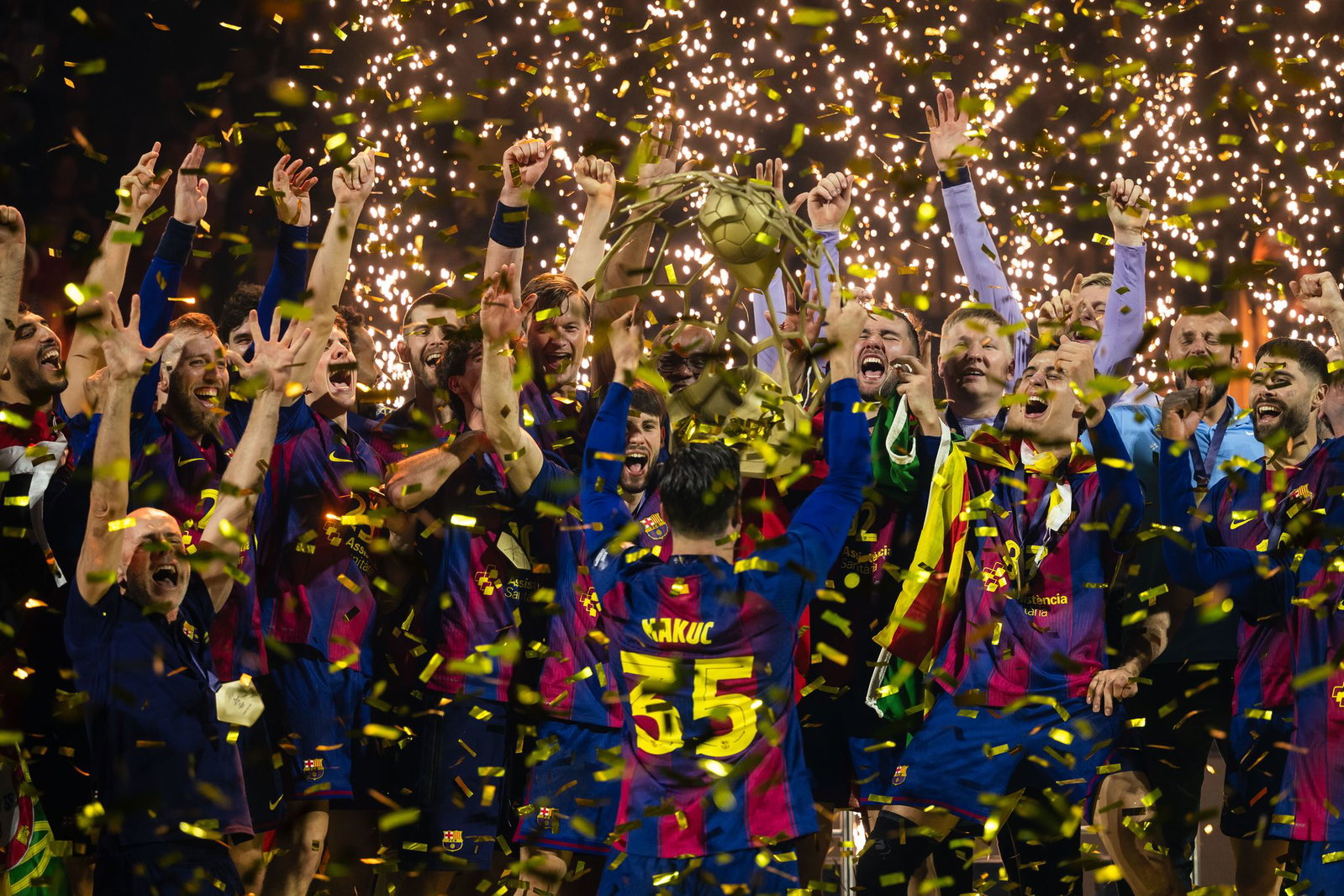 Titelverteidiger FC Barcelona gehört erneut zu den großen Favoriten. (Archivbild)