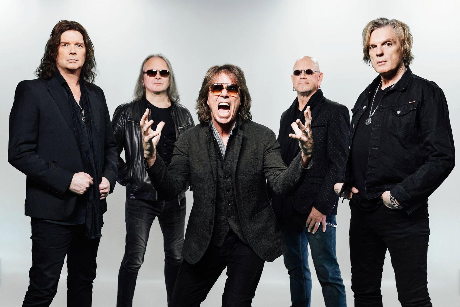 Die Bandmitglieder John Norum (l-r), Mic Michaeli, Joey Tempest, Ian Haugland und John Levén.
