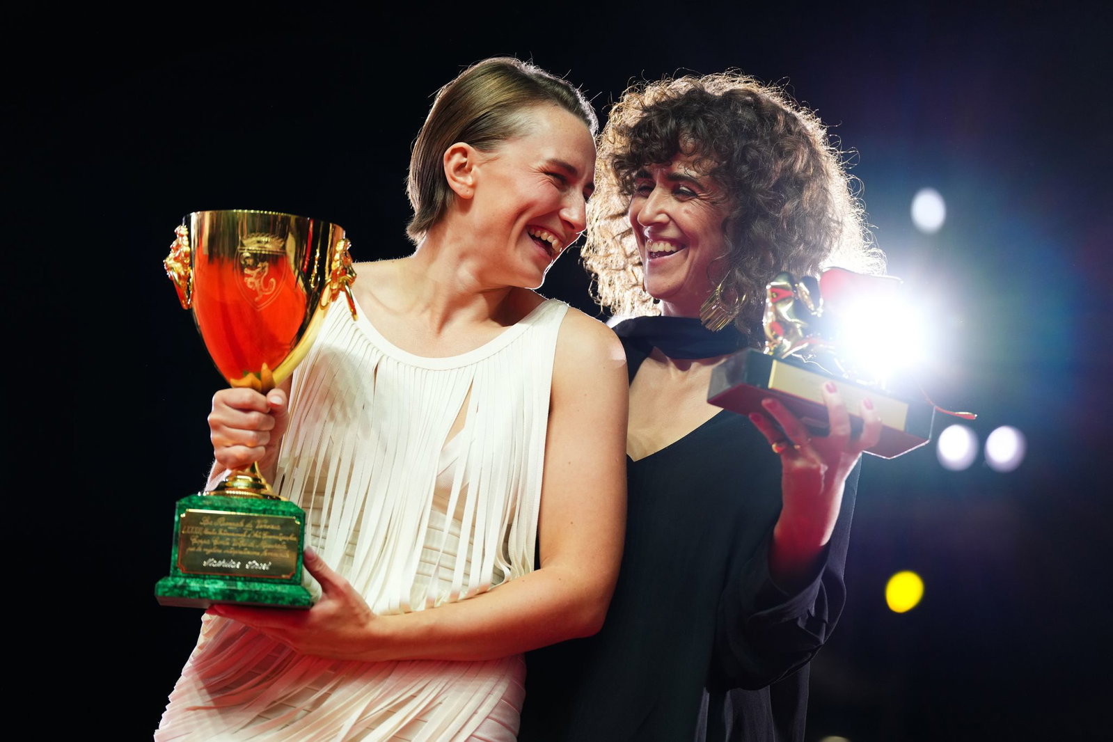 Heimsten zwei Preise für ihren Film ein: Mathilde Arcel und May el-Toukhy.