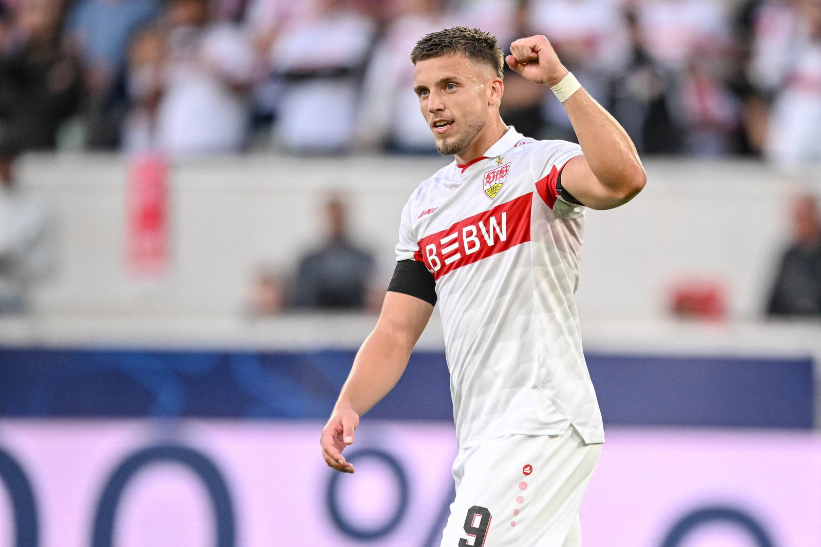 Ermedin Demirovic brachte den VfB Stuttgart mit drei Treffern auf die Siegerstraße. 