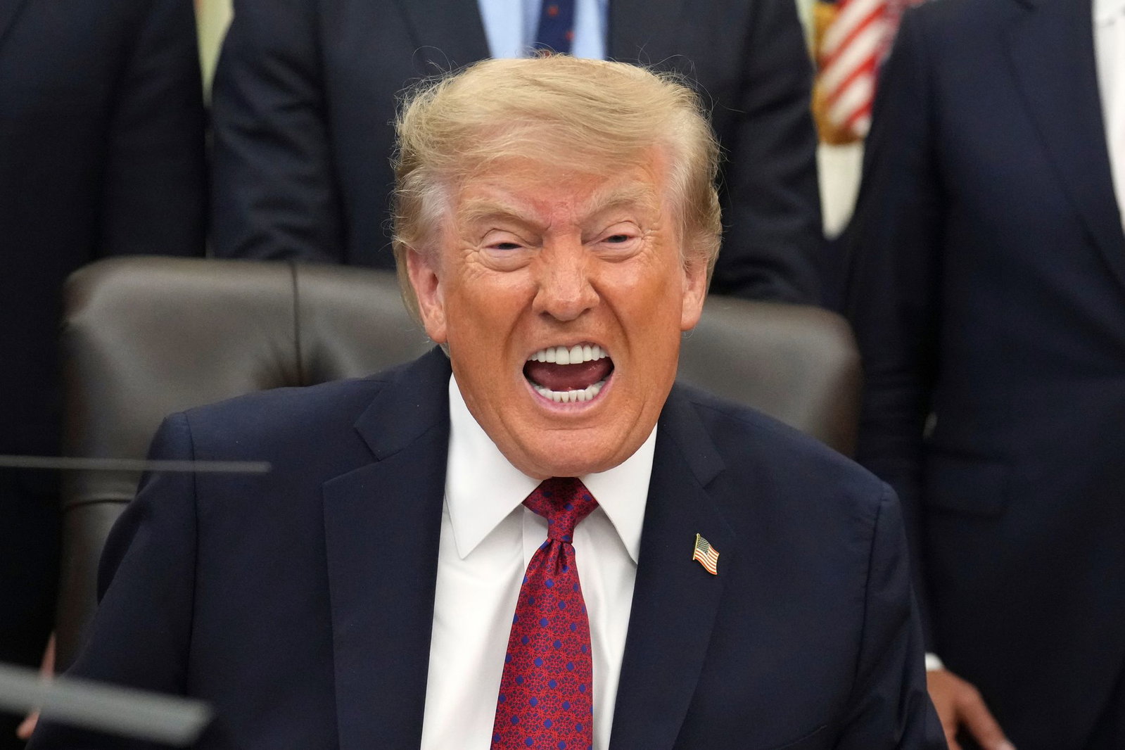 Trump droht dem Iran abermals. 