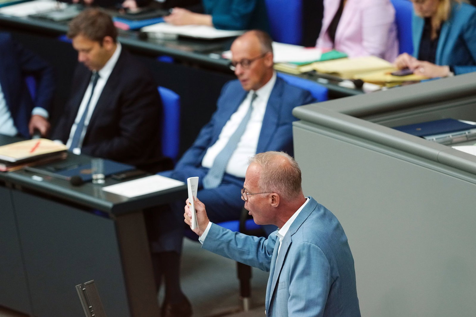 SPD-Fraktionschef Matthias Miersch legt bei den Pflegeplänen eine Art Veto ein. (Archivfoto)