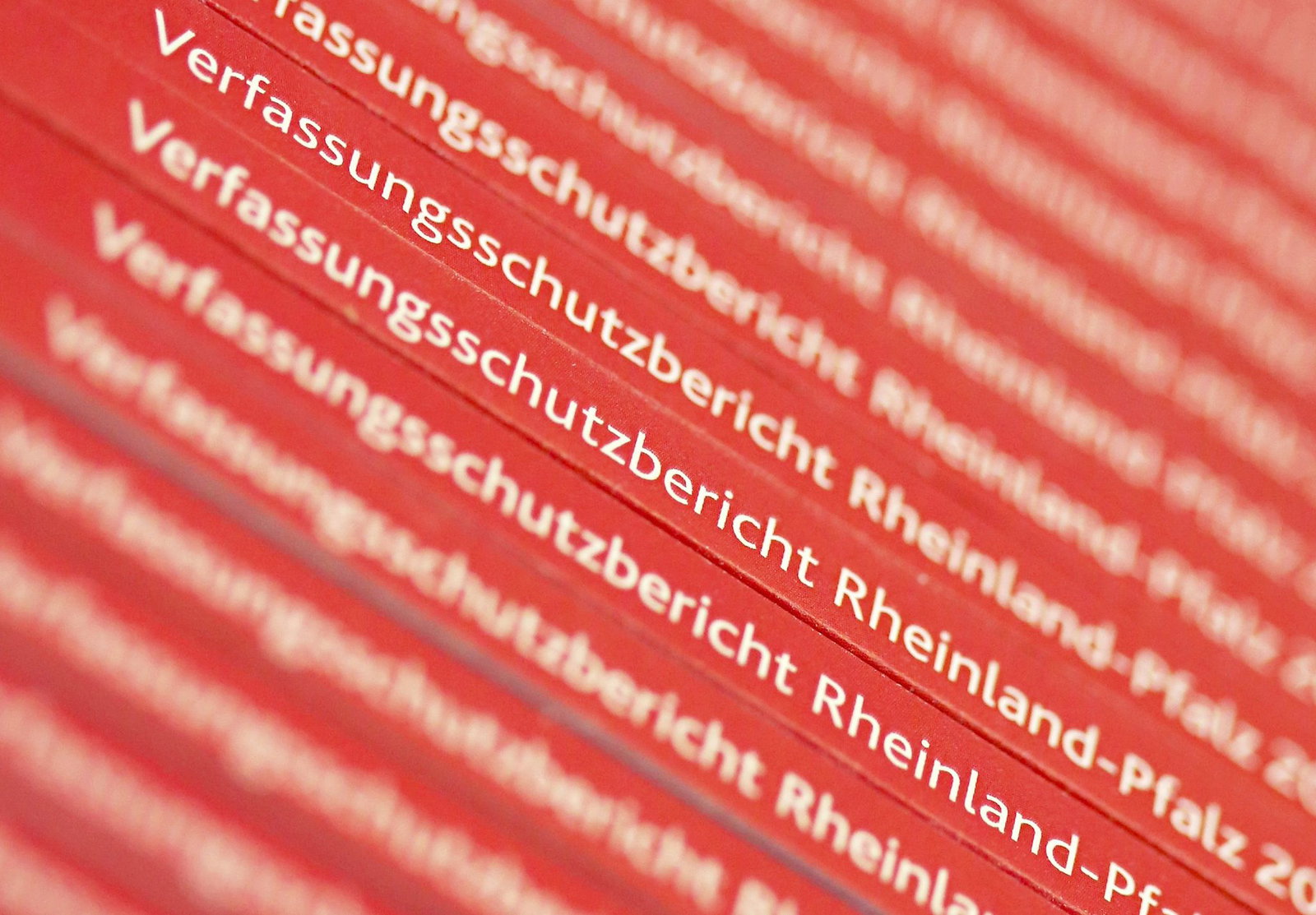 Rudi Heimann wechselt die Rheinseite und wird Chef des Verfassungsschutzes in Rheinland-Pfalz. (Symbolbild)