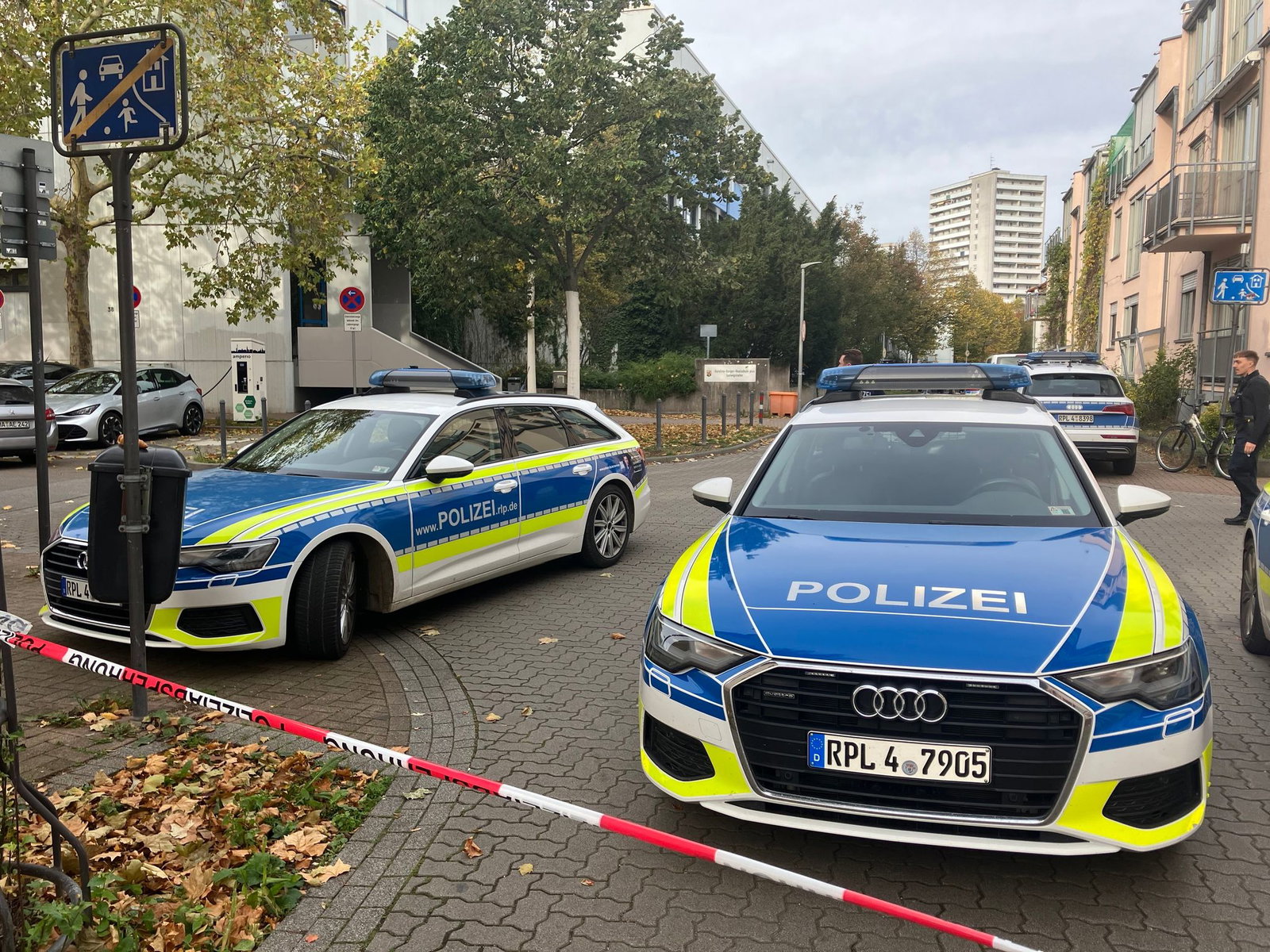 Immer wieder kam es an der Schule zum Einsatz von Polizei oder Feuerwehr. (Archivbild)