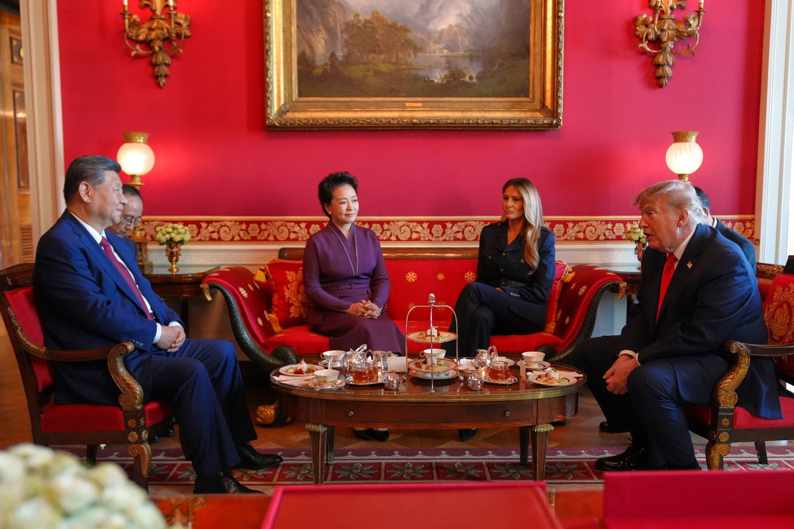 Xi lädt Trump nach China ein.