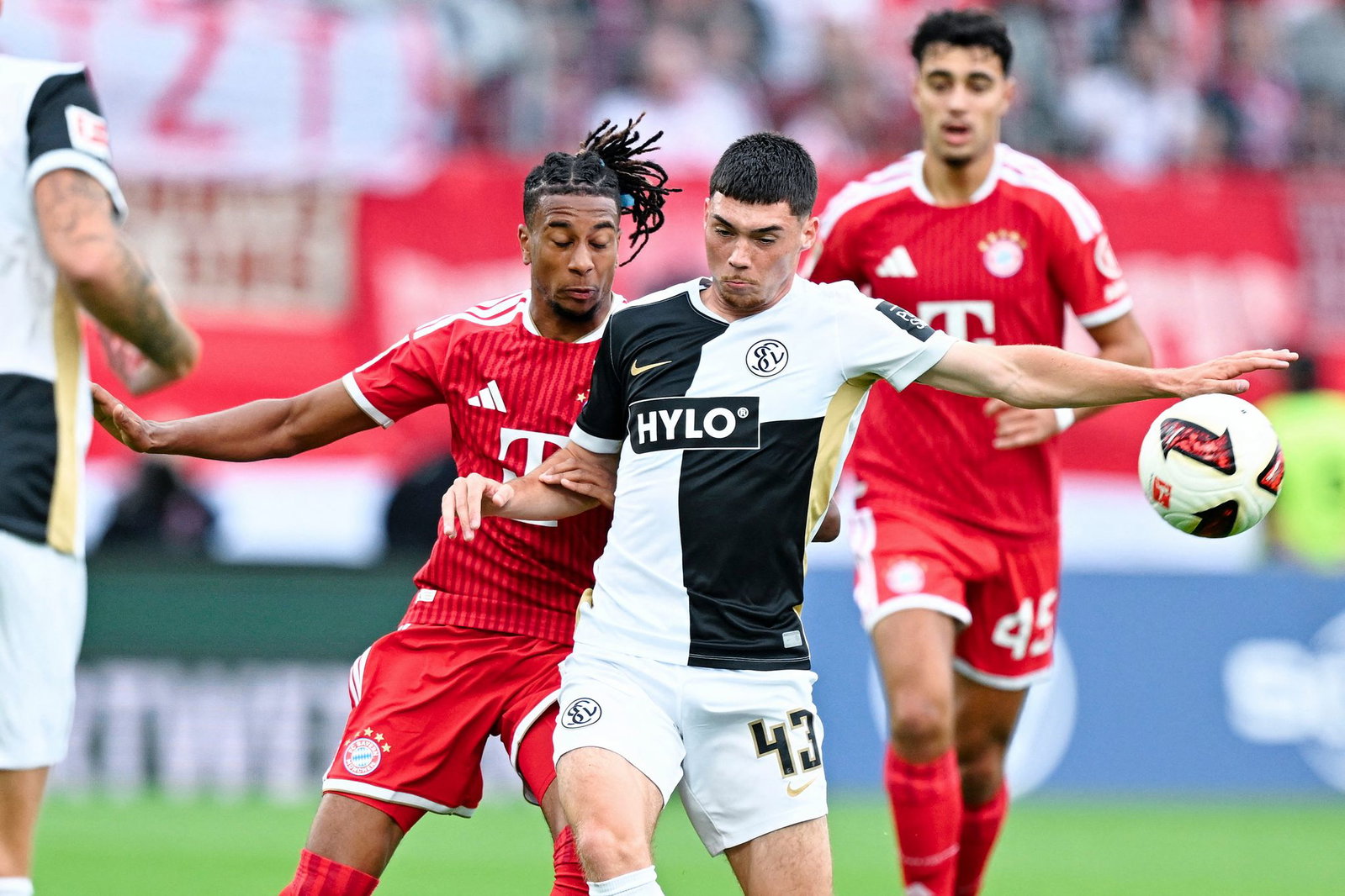 Wenige Wochen nach dem Bundesliga-Debüt schon zur Nationalelf? Felix Keidel. (r)