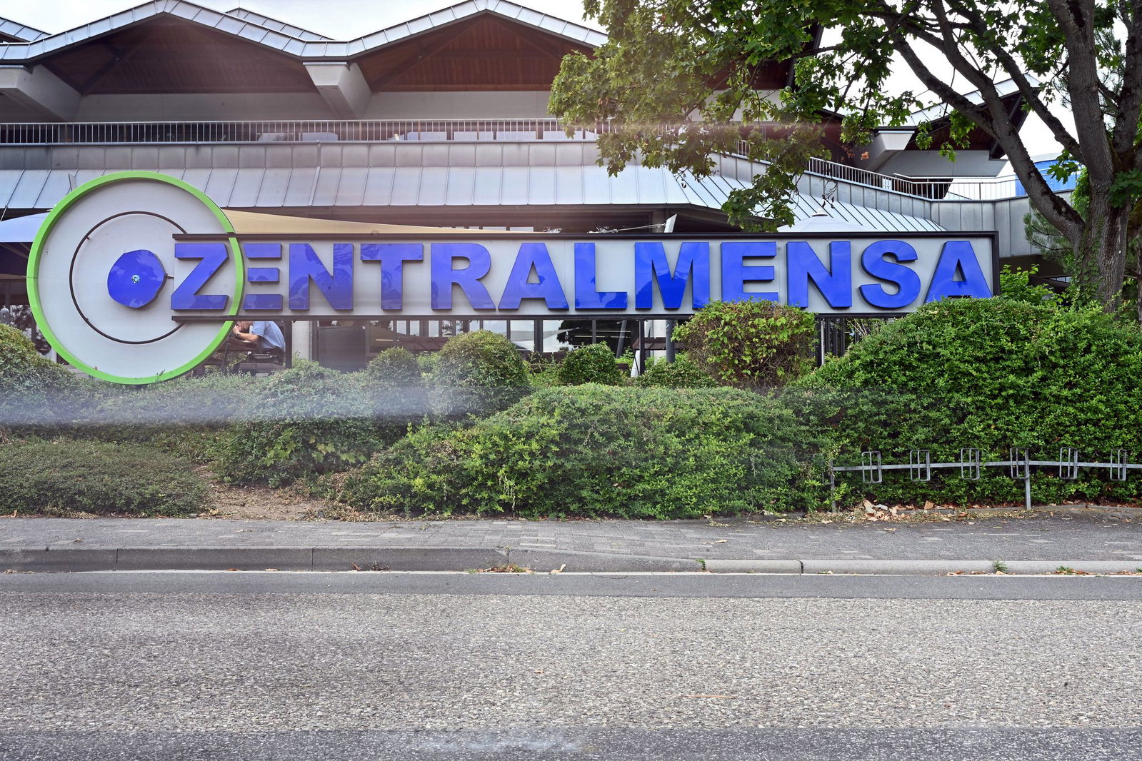 Für ein Essen in den Mensen in Rheinland-Pfalz müssen Studierende tiefer ins Portemonnaie greifen als vor ein paar Jahren. (Archivfoto)