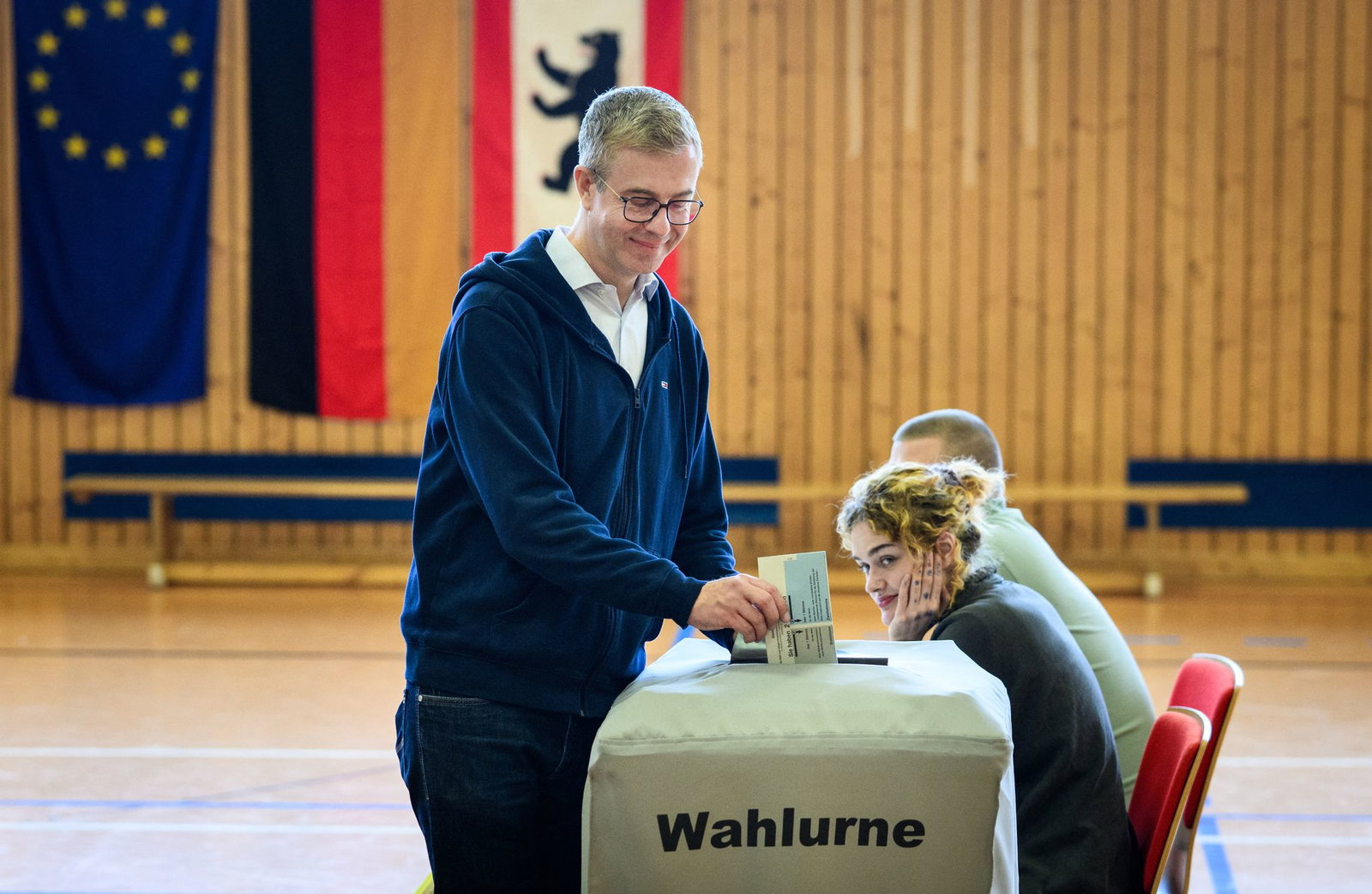 CDU-Spitzenkandidat Evers gibt in Berlin seine Stimme ab.