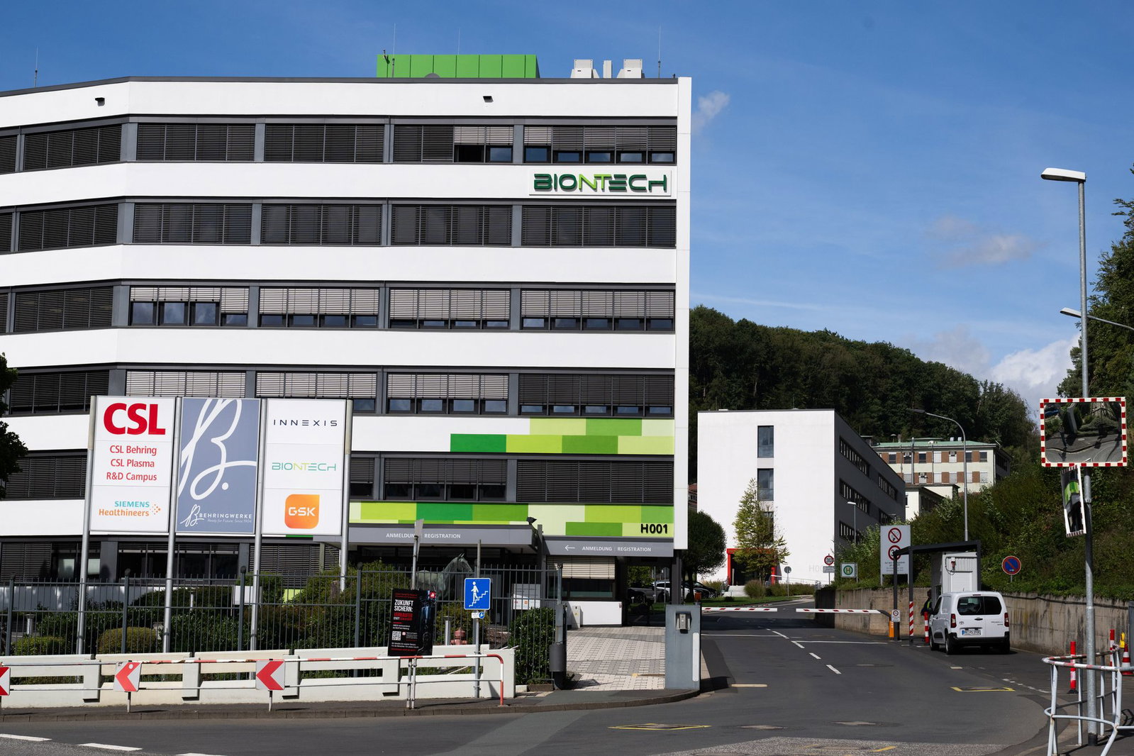 Das Werk in Marburg hatte Biontech einst selbst von Novartis übernommen, nun dürften dort Anfang 2028 die Lichter ausgehen. (Archivfoto)