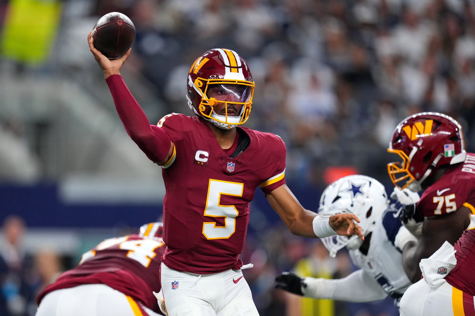Jayden Daniels verletzte sich bei der Niederlage gegen die Dallas Cowboys.
