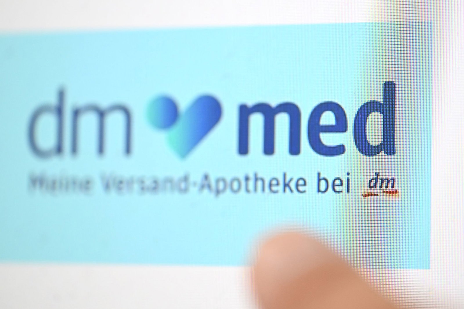 Die Versand-Apotheke dm-med bezeichnet dm als Partnerunternehmen.