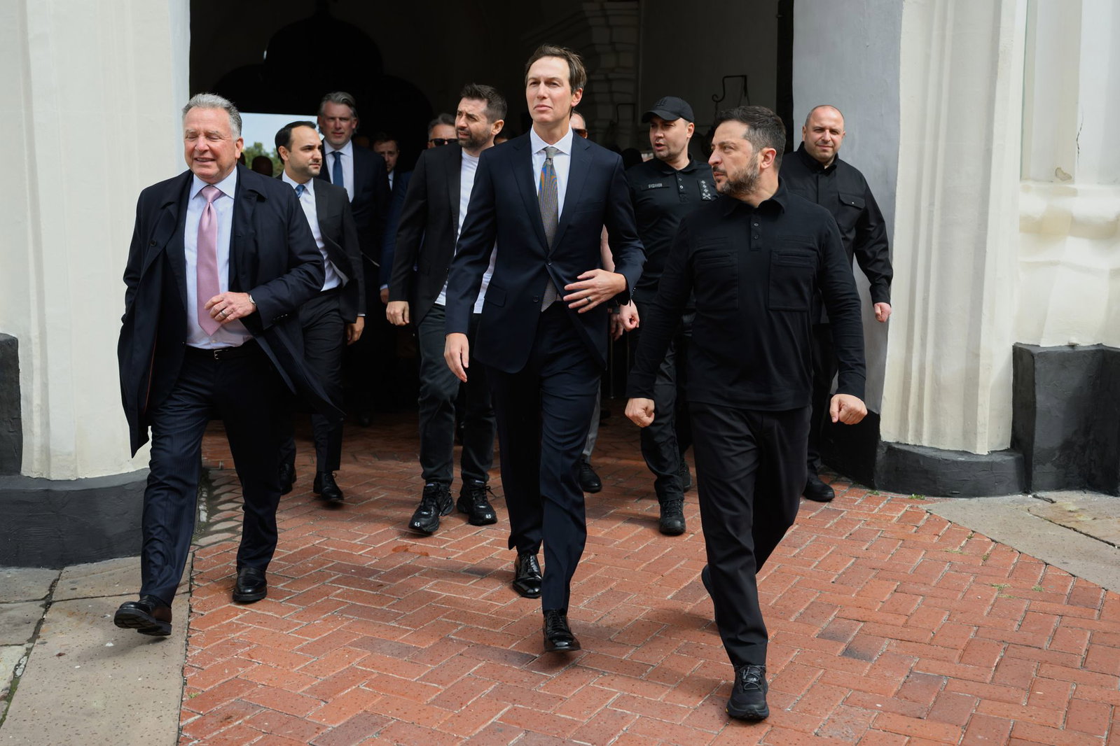 Erstmals sind die US-Unterhändler Witkoff und Kushner in Kiew.