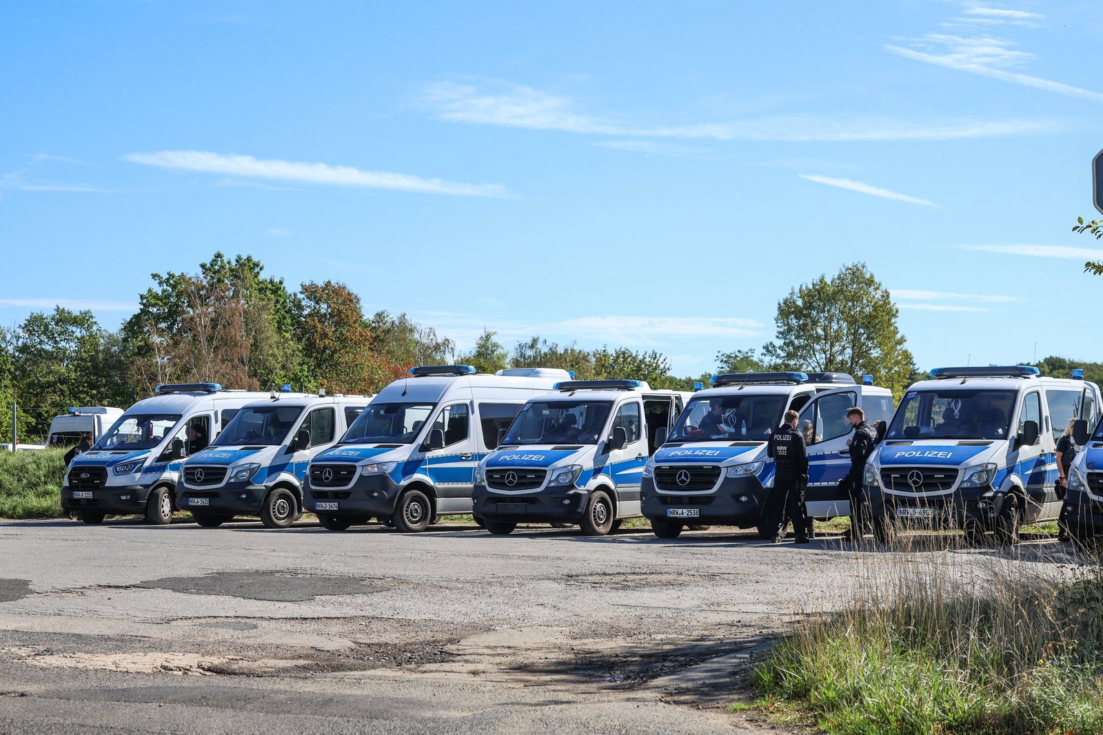 Am Hambacher Forst läuft ein Großeinsatz der Polizei.