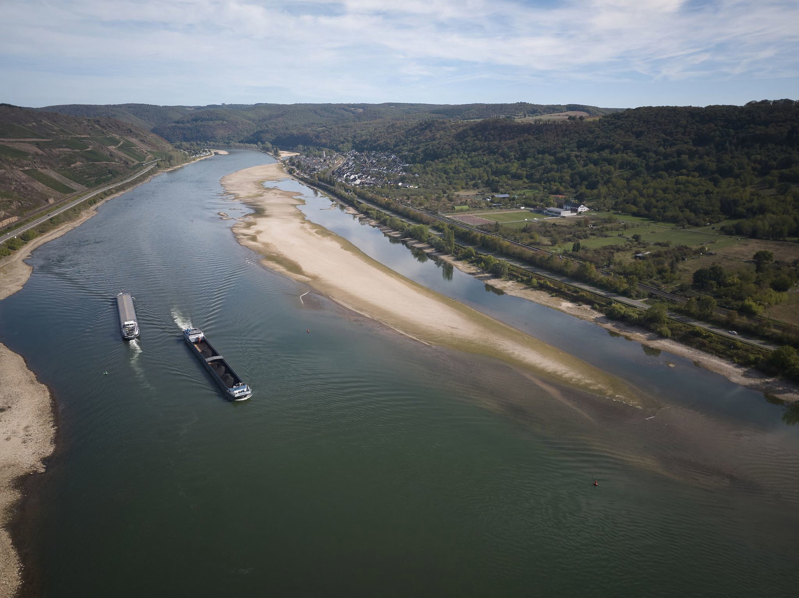 Dieser Sommer brachte eine lange Phase mit Niedrigwasser im Rhein. (Archivfoto)
