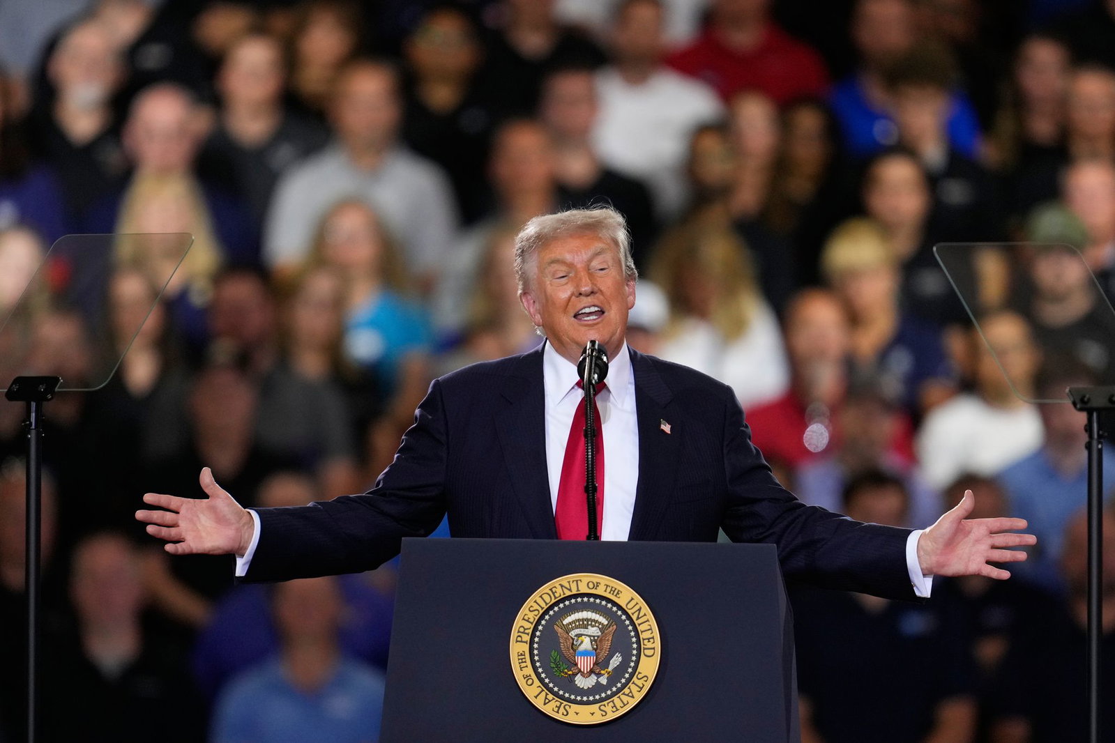 Wenn Trump vor Menschenmengen spricht, beschwört er gerade oft das Bild einer angeblich durch Kommunisten bedrohten USA hervor. (Archivbild)