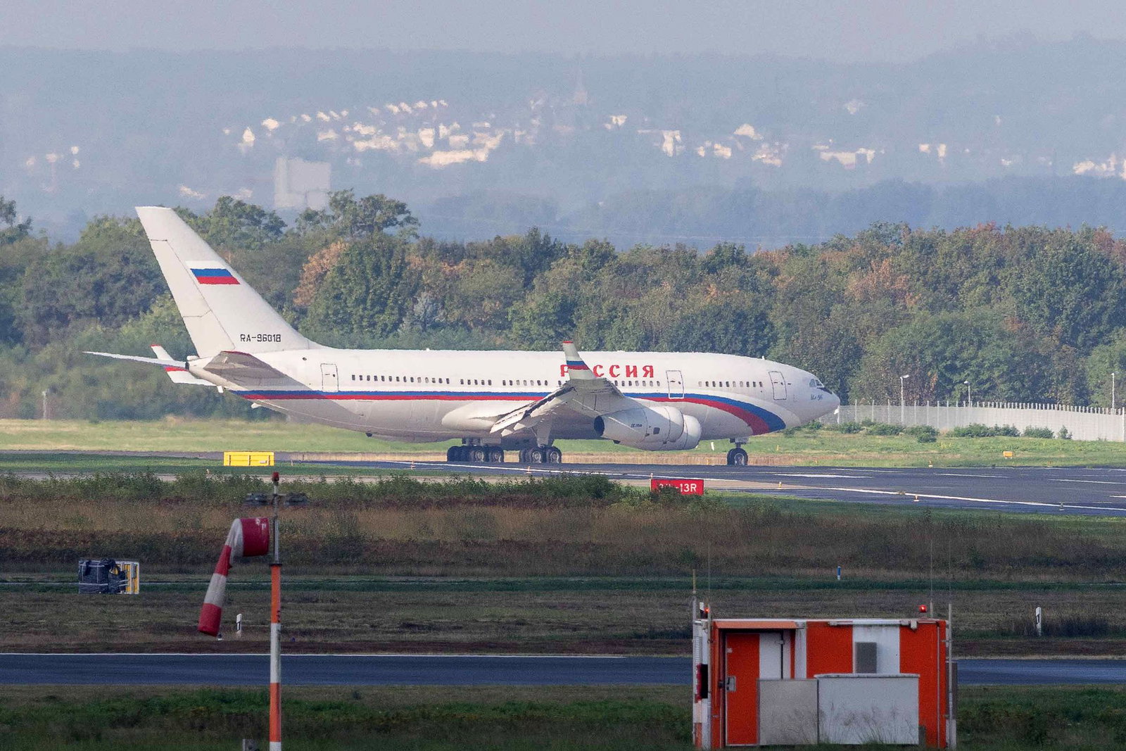 In Russland registrierte Flugzeuge dürfen wegen der Sanktionen im Kontext des Ukraine-Kriegs eigentlich nicht mehr in EU-Staaten fliegen.
