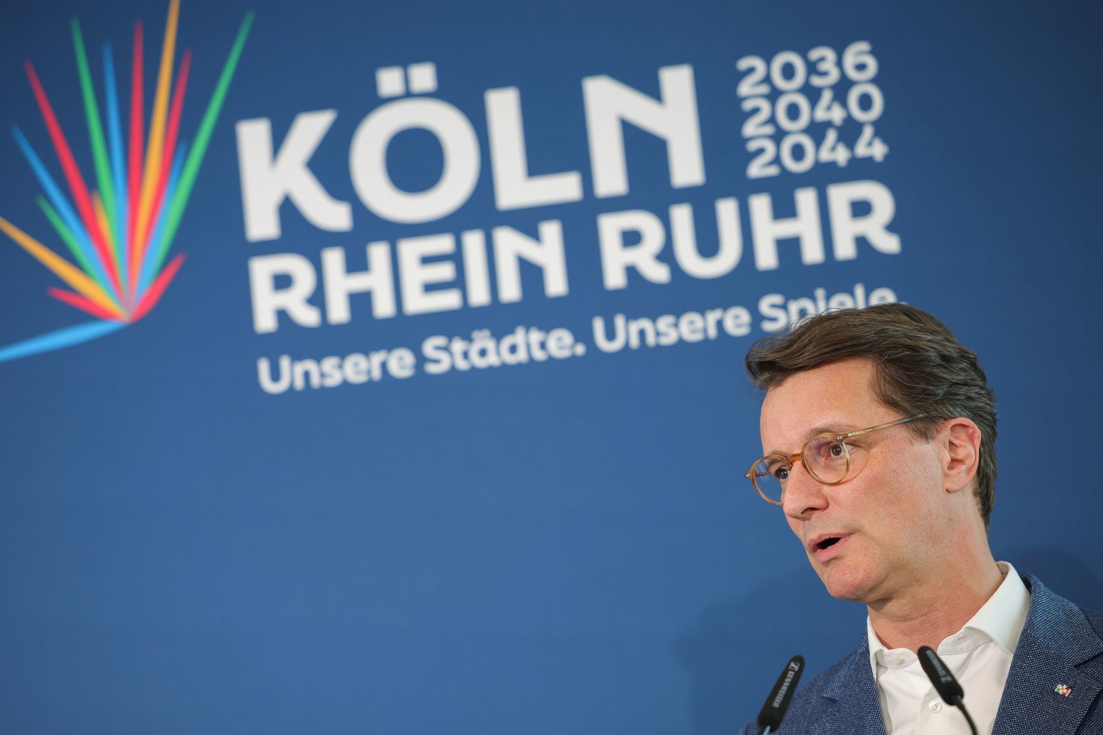 NRW-Ministerpräsident Hendrik Wüst legte sich mächtig für die Bewerbung von Köln-Rhein-Ruhr ins Zeug. (Archivbild)