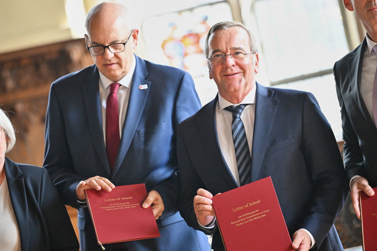 Der Bund investiert rund 1,35 Milliarden Euro in den Hafen Bremerhaven.