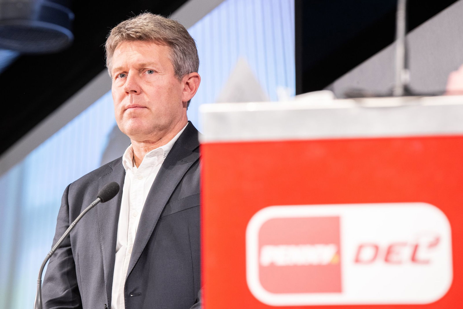 DEL-Chef Gernot Tripcke gefällt die Terminierung der NHL-Spiele in Deutschland nicht. (Archivbild)