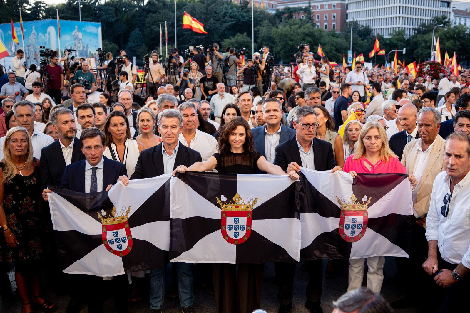 Bei der größten Einzelkundgebung für Ceuta in Madrid traten führenden Politiker der oppositionellen konservativen Volkspartei an. 
