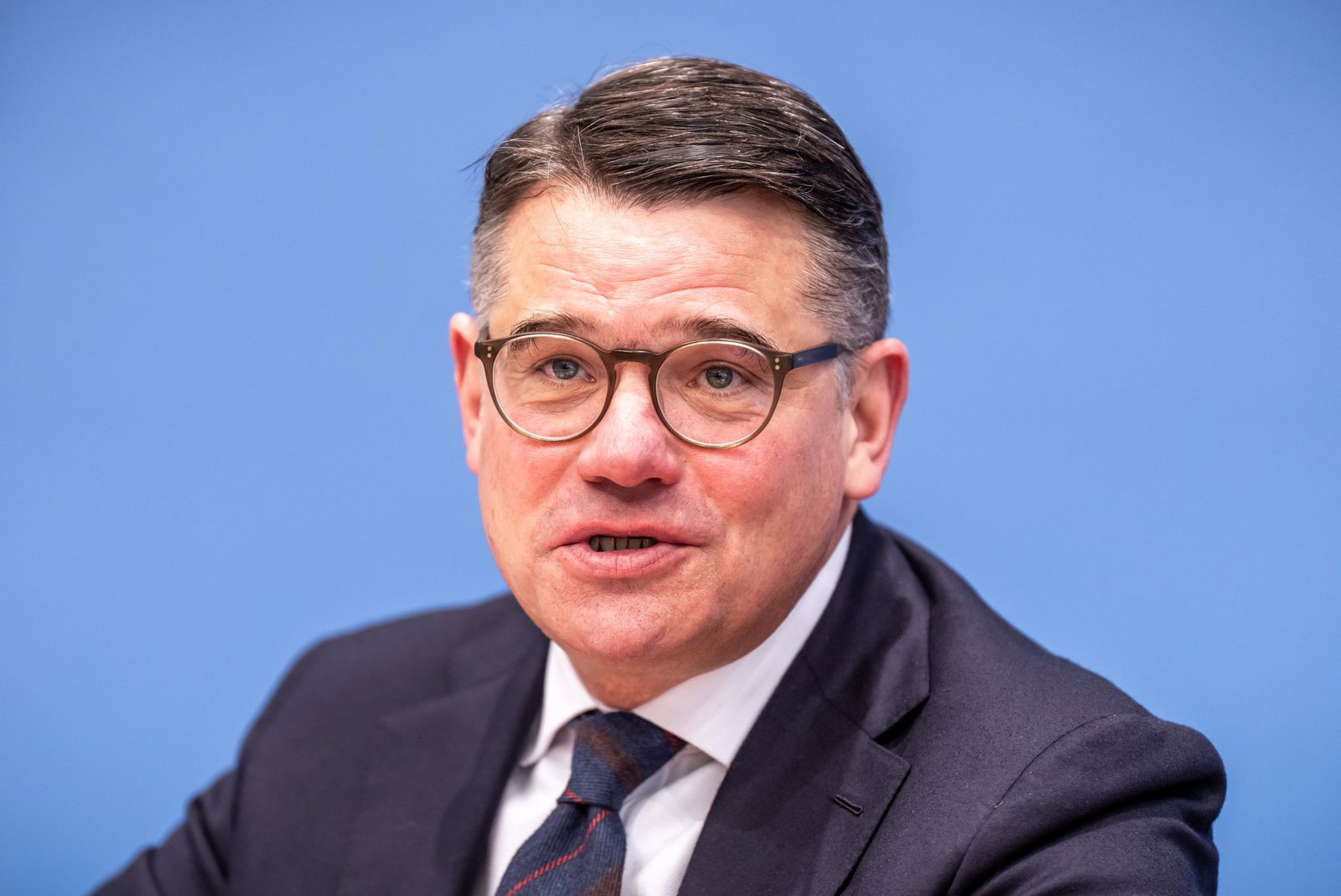 «Ich warne alle zu glauben, dass es eine schnelle Lösung gibt», sagt Hessens Ministerpräsident Boris Rhein (CDU). (Archivbild)