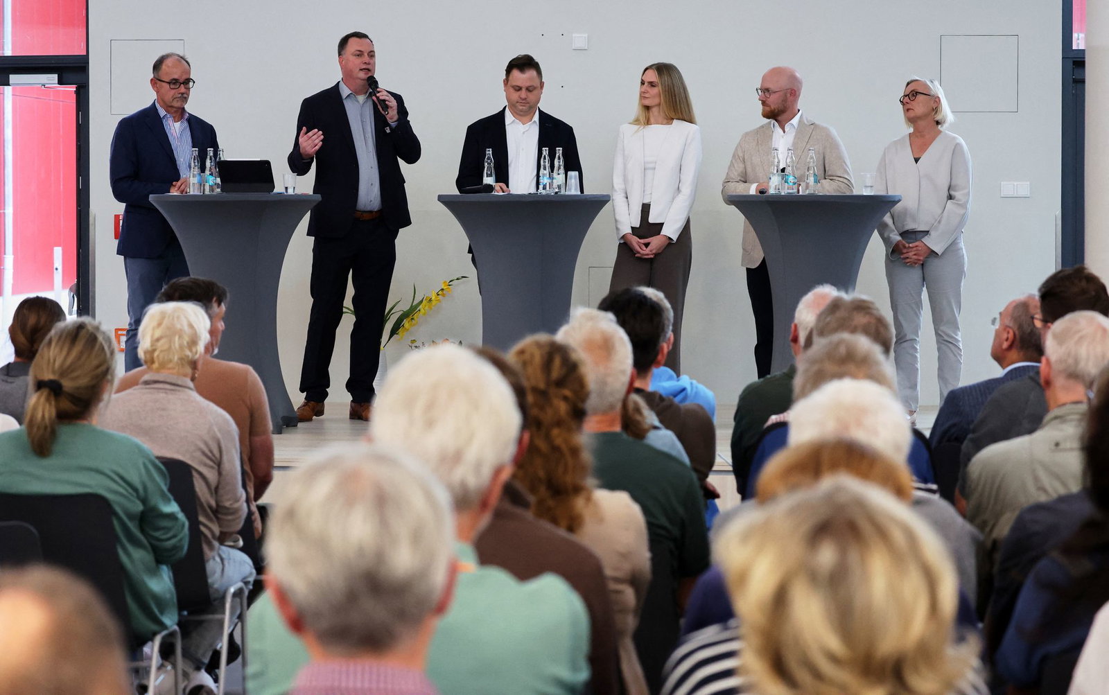 Politiker und Unternehmensvertreter standen Rede und Antworten bei der Info-Veranstaltung zum geplanten Rechenzentrum.