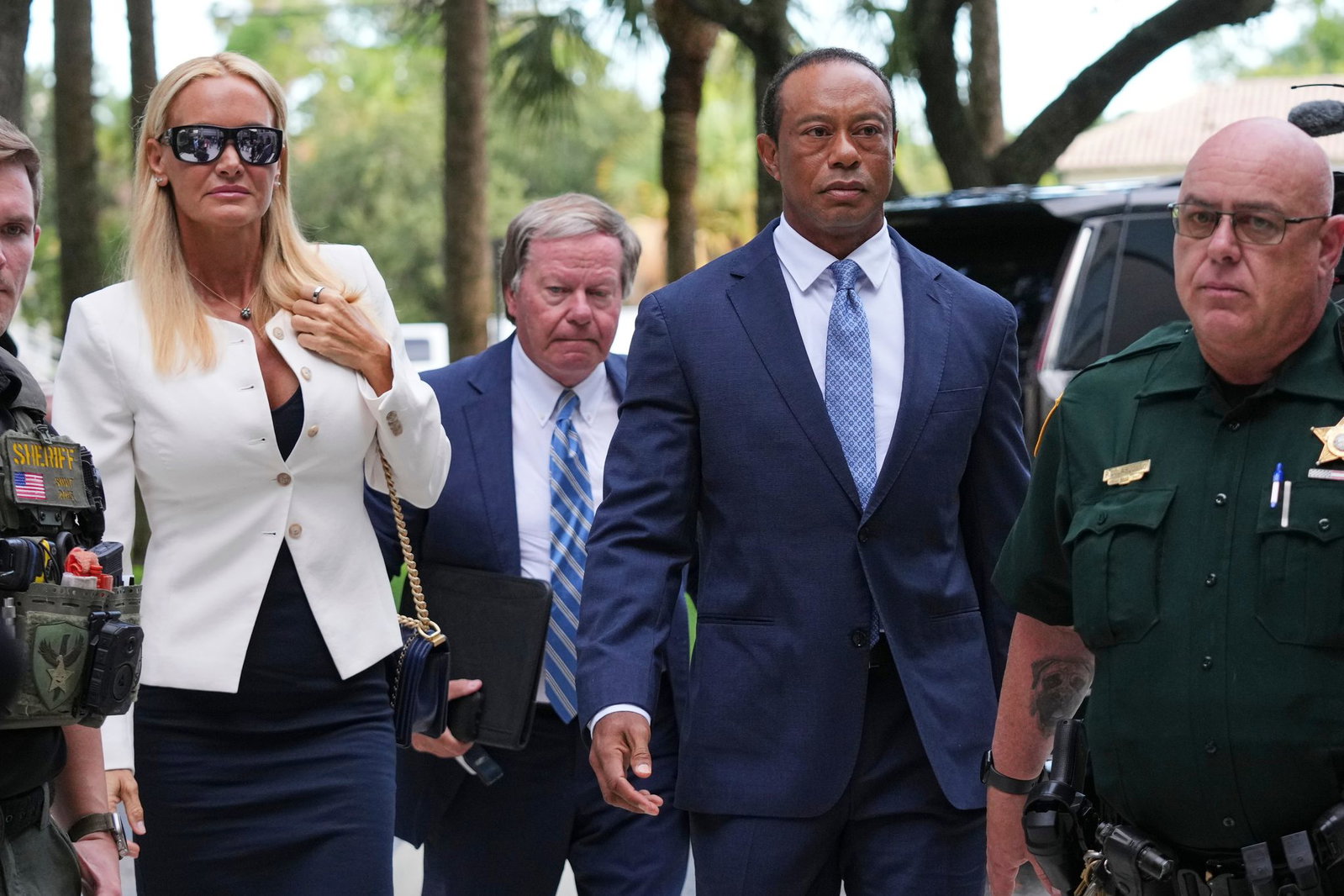 Tiger Woods erscheint vor Gericht.