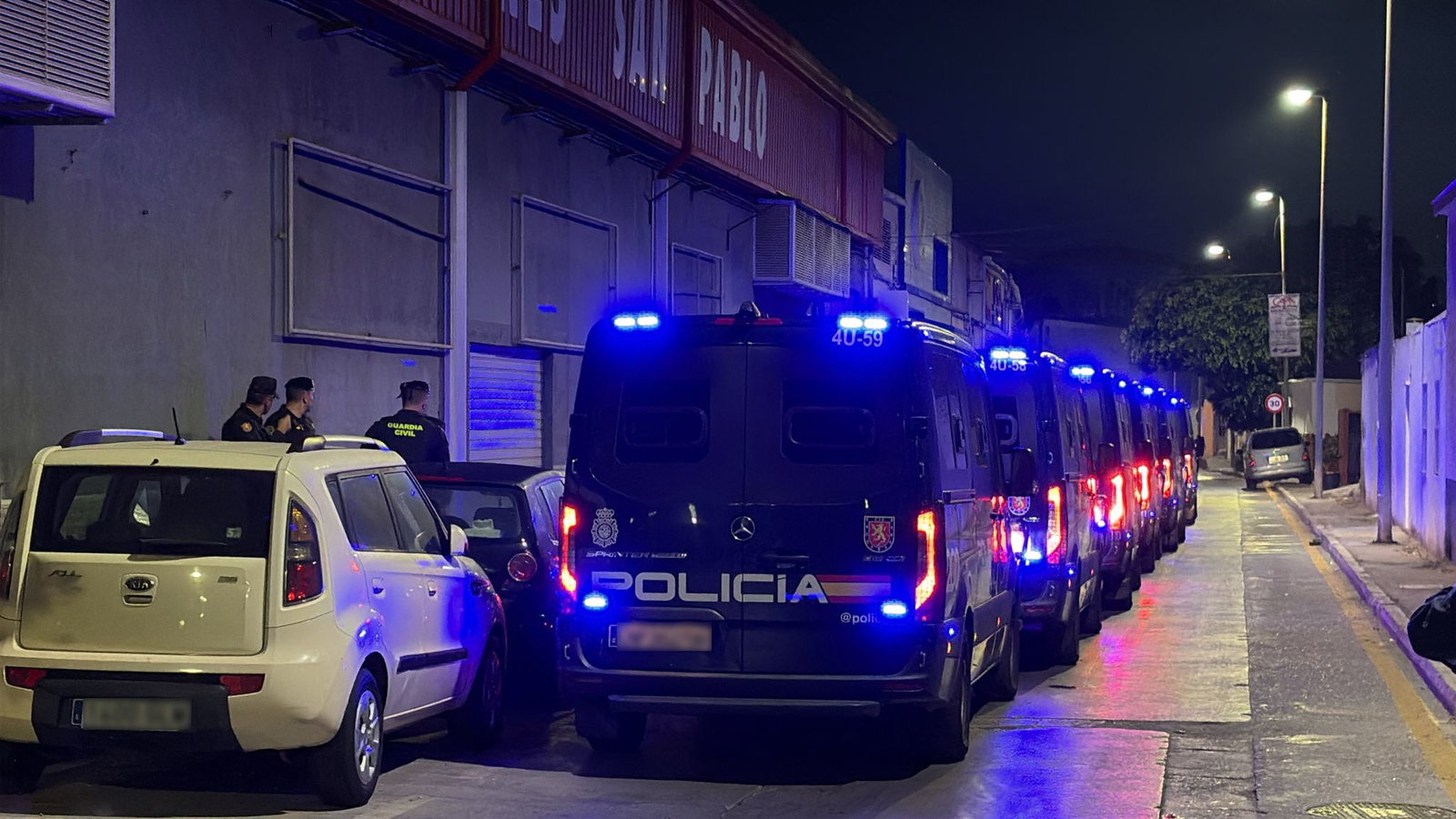Das Zentrum am Hafen ist das fünfte vorübergehende Aufnahmelager in Ceuta.