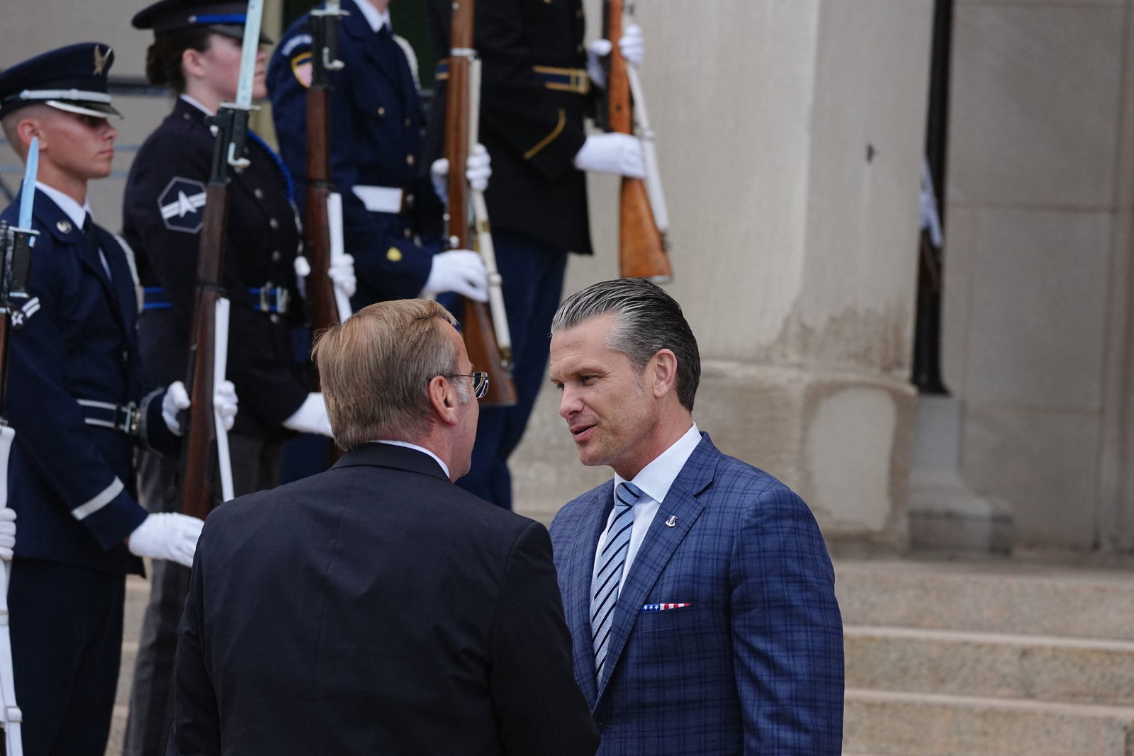 Pistorius trifft Hegseth im Pentagon
