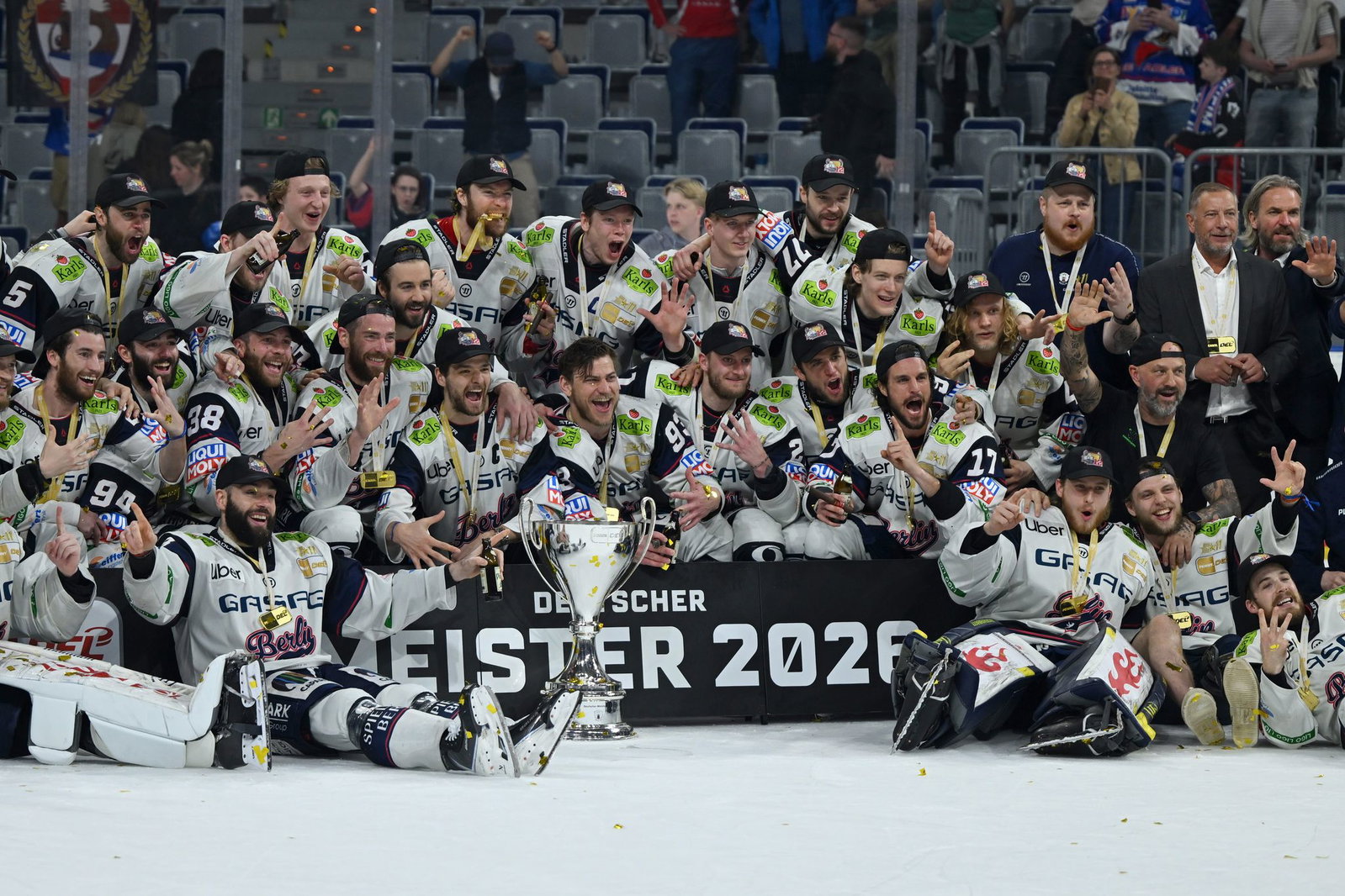 Meister Eisbären Berlin kann mit einem erneuten Triumph DEL-Geschichte schreiben. (Archvibild)