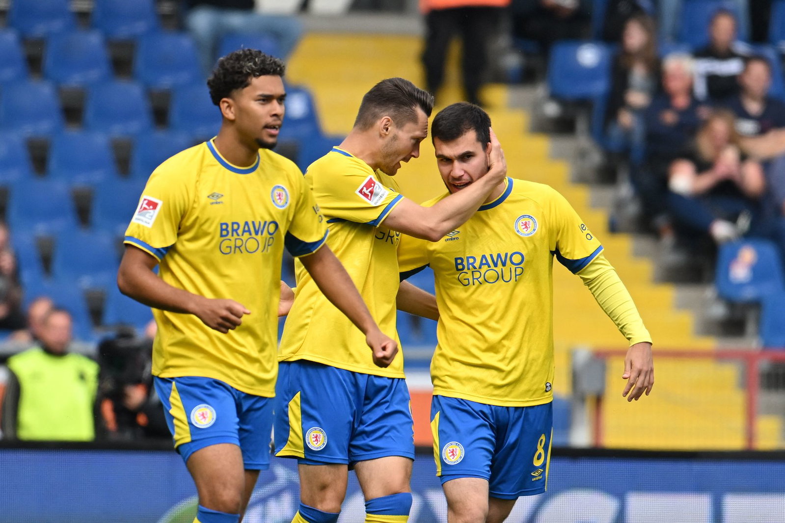 Maximilian Entrup (M) erzielte das 1:1 für Eintracht Braunschweig.