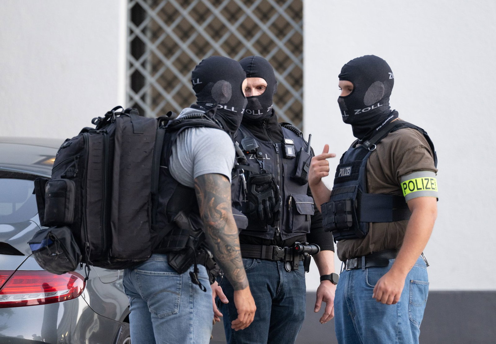 Im Zuge von Durchsuchungen in einem Drogenverfahren im Saarland nahmen Ermittler auch ein Objekt in Frankfurt ins Visier. 