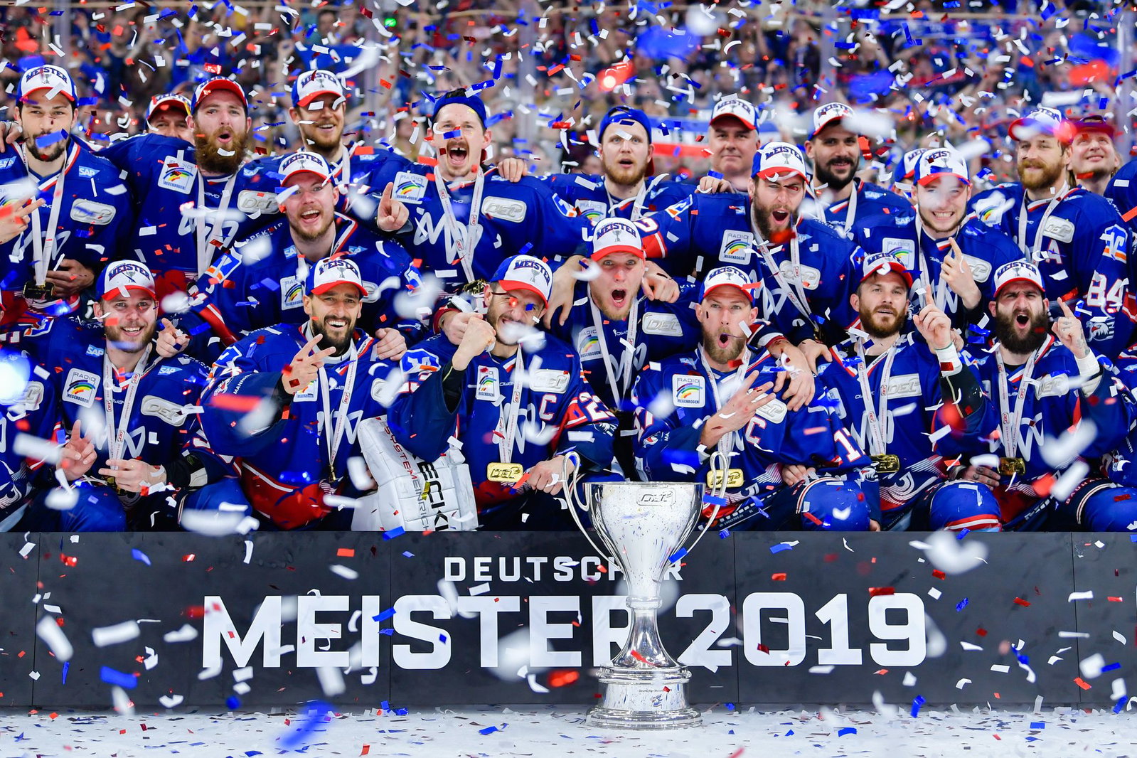 Viele DEL-Trainer sehen das Ende der Titel-Durststrecke für die Adler Mannheim gekommen. (Archiv)