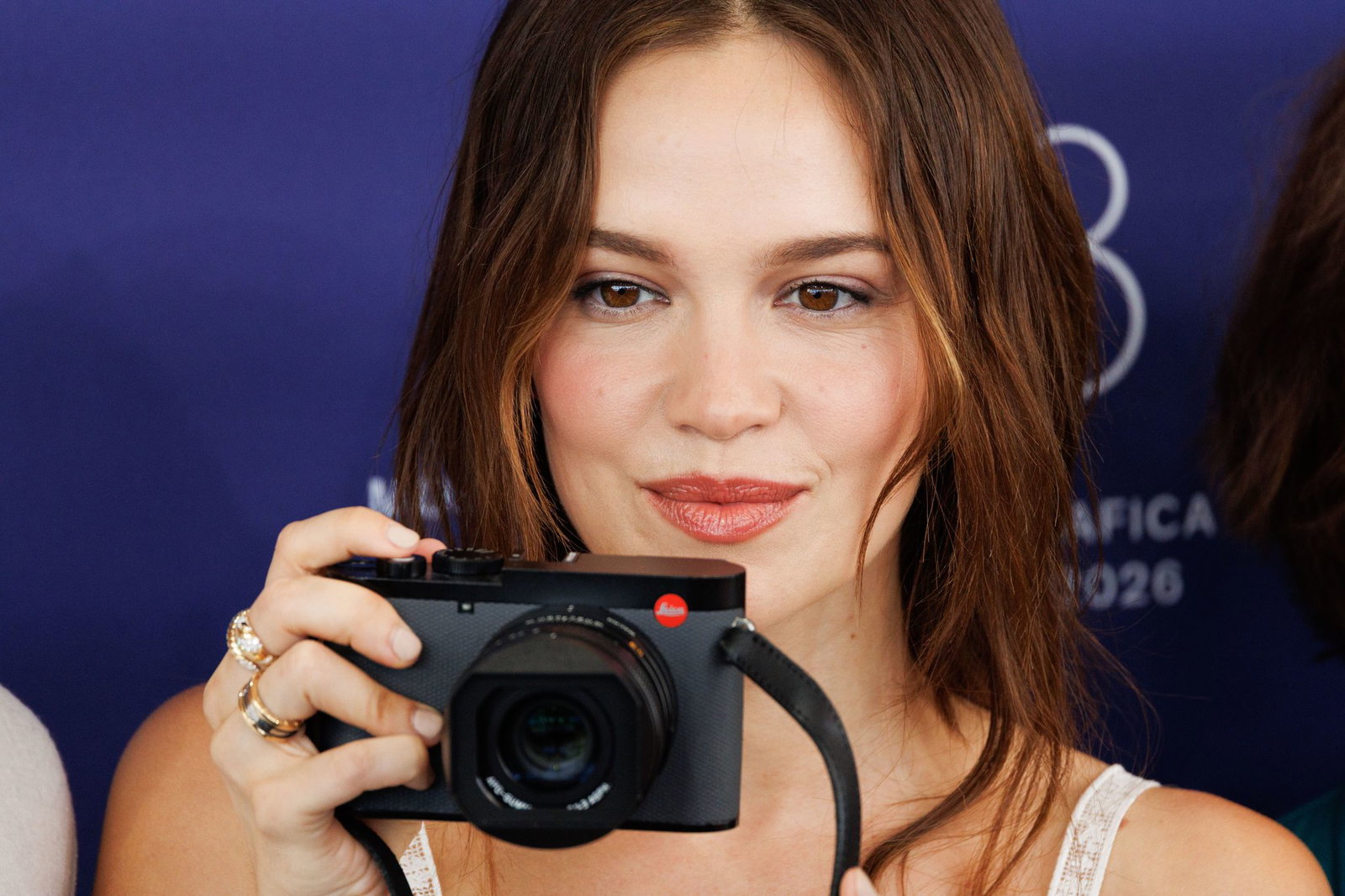 Spielt die Hauptrolle in «Das Mädchen mit der Leica»: Emilia Schüle.