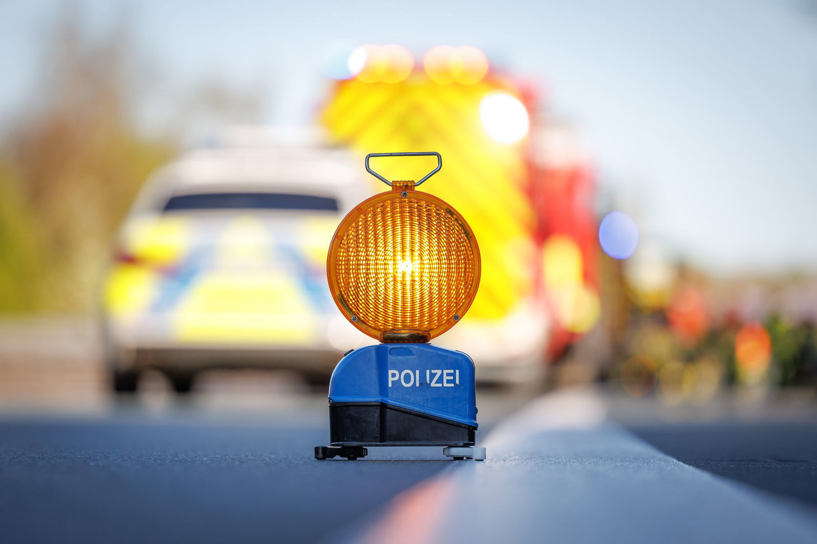 Die Autobahn wurde kurzzeitig gesperrt, damit der Rettungsdienst arbeiten konnte. (Symbolbild)