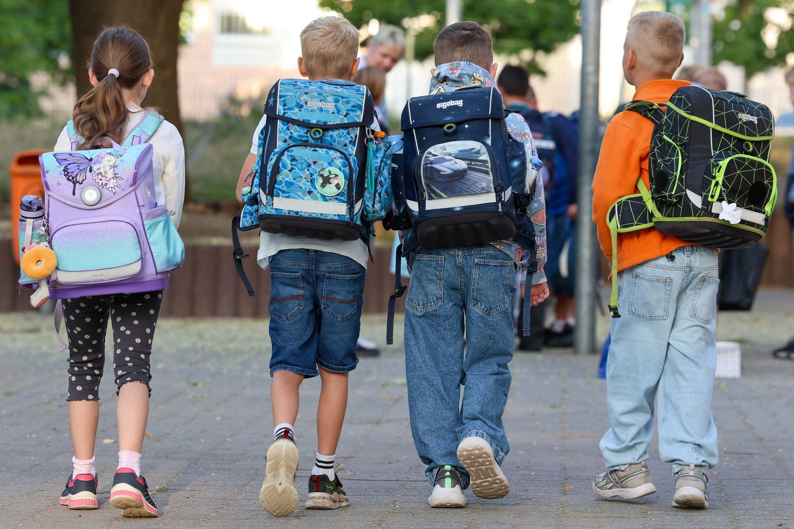 Nach jahrelangem Anstieg geht die Zahl der Schülerinnen und Schüler in Deutschland ab 2029 zurück. (Symbolbild)