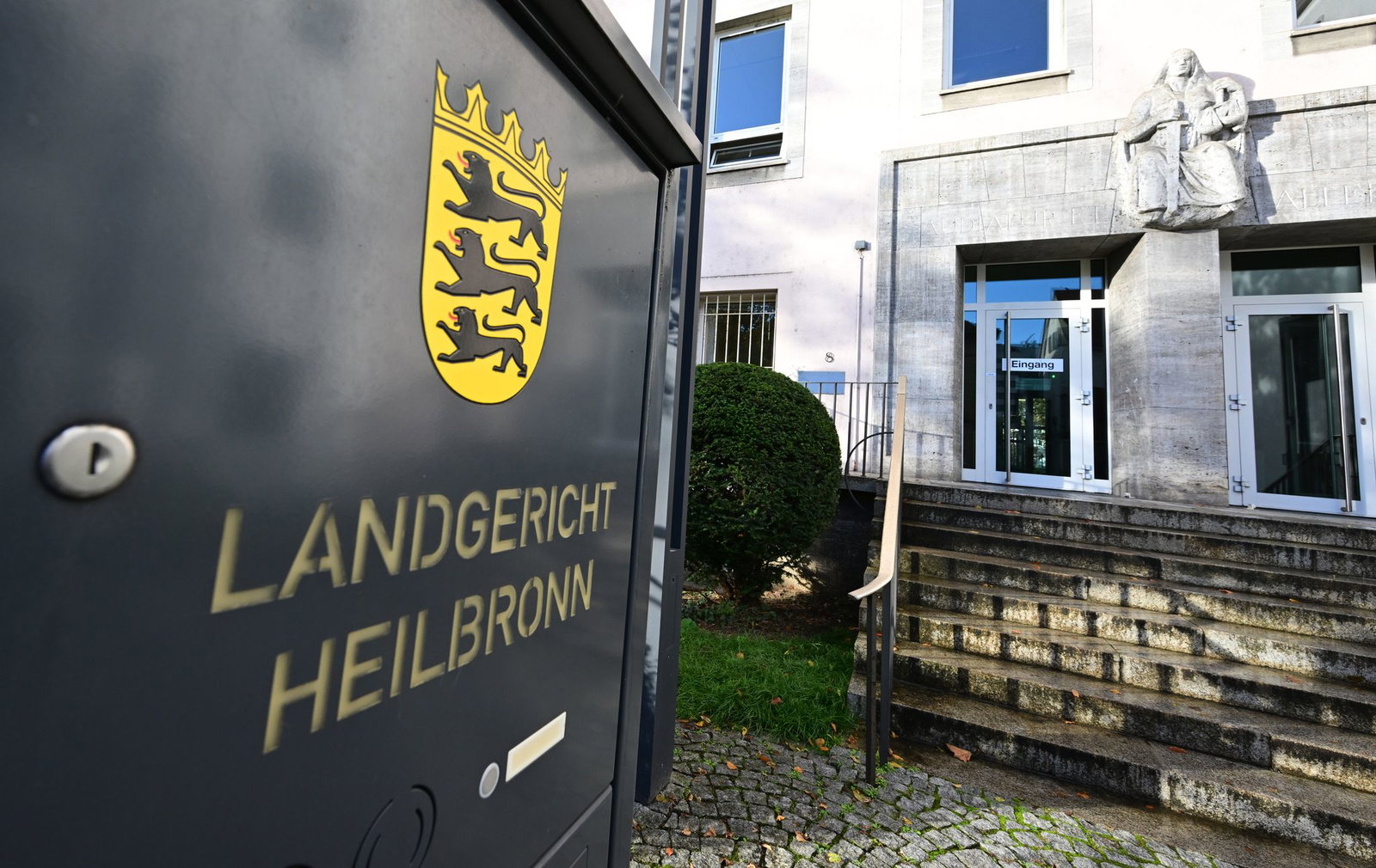Staatsanwaltschaft, Nebenklage und Gericht waren vom Mordmerkmal der Heimtücke überzeugt. (Archivbild)