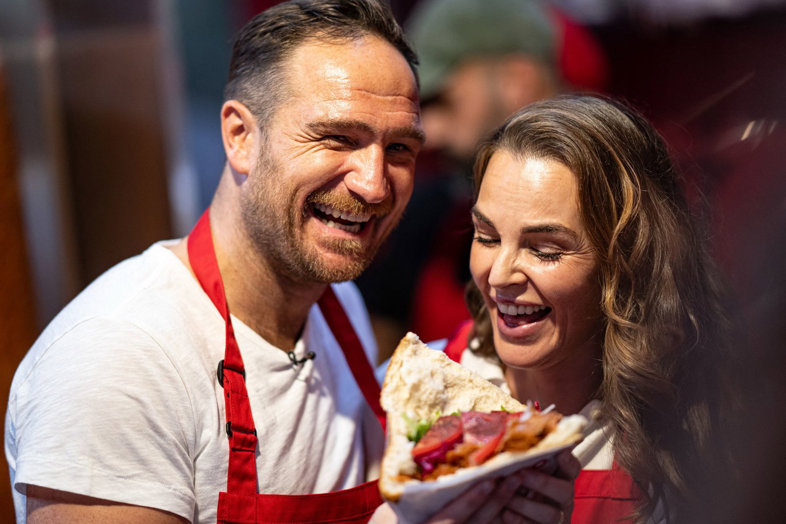 Frederick (links) und Annika Lau haben nun ihren eigenen veganen Döner. 