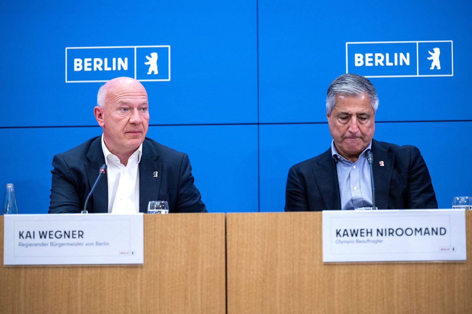 Kai Wegner (links), Regierender Bürgermeister Berlins, und der Olympiabeauftragte Kaweh Niroomand erklärten das Aus der Berliner Bewerbung.