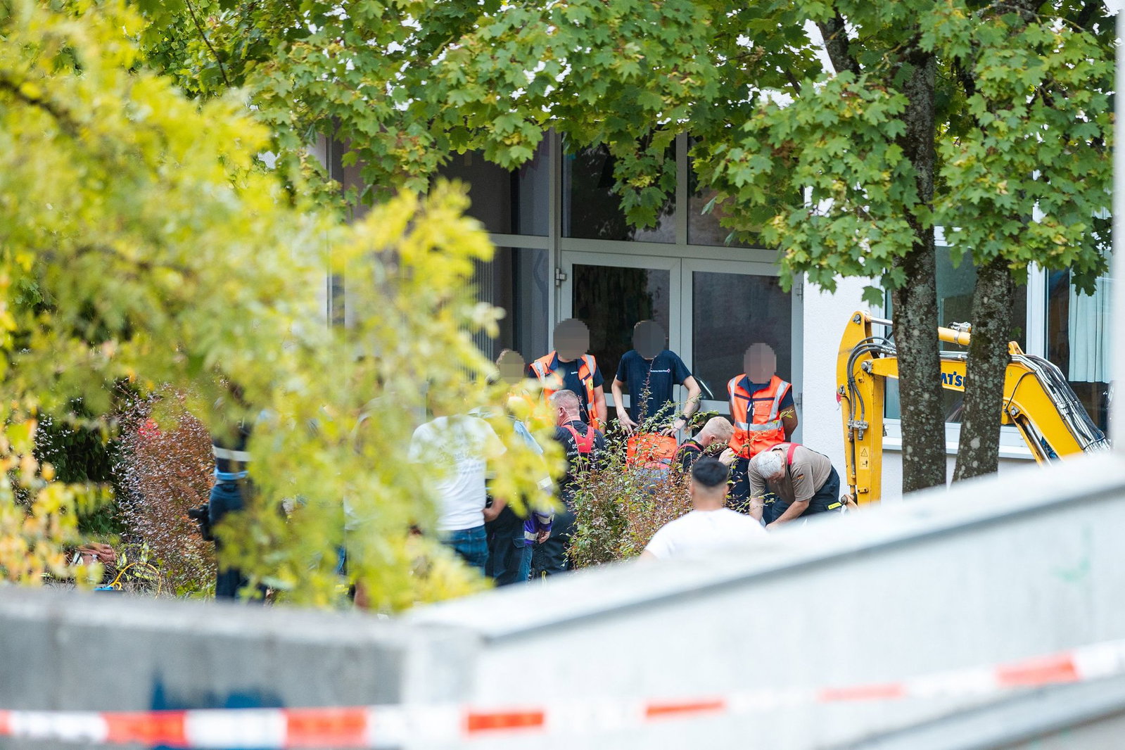 Wie das Kind in den Rohrschacht rutschte, war zunächst unklar.