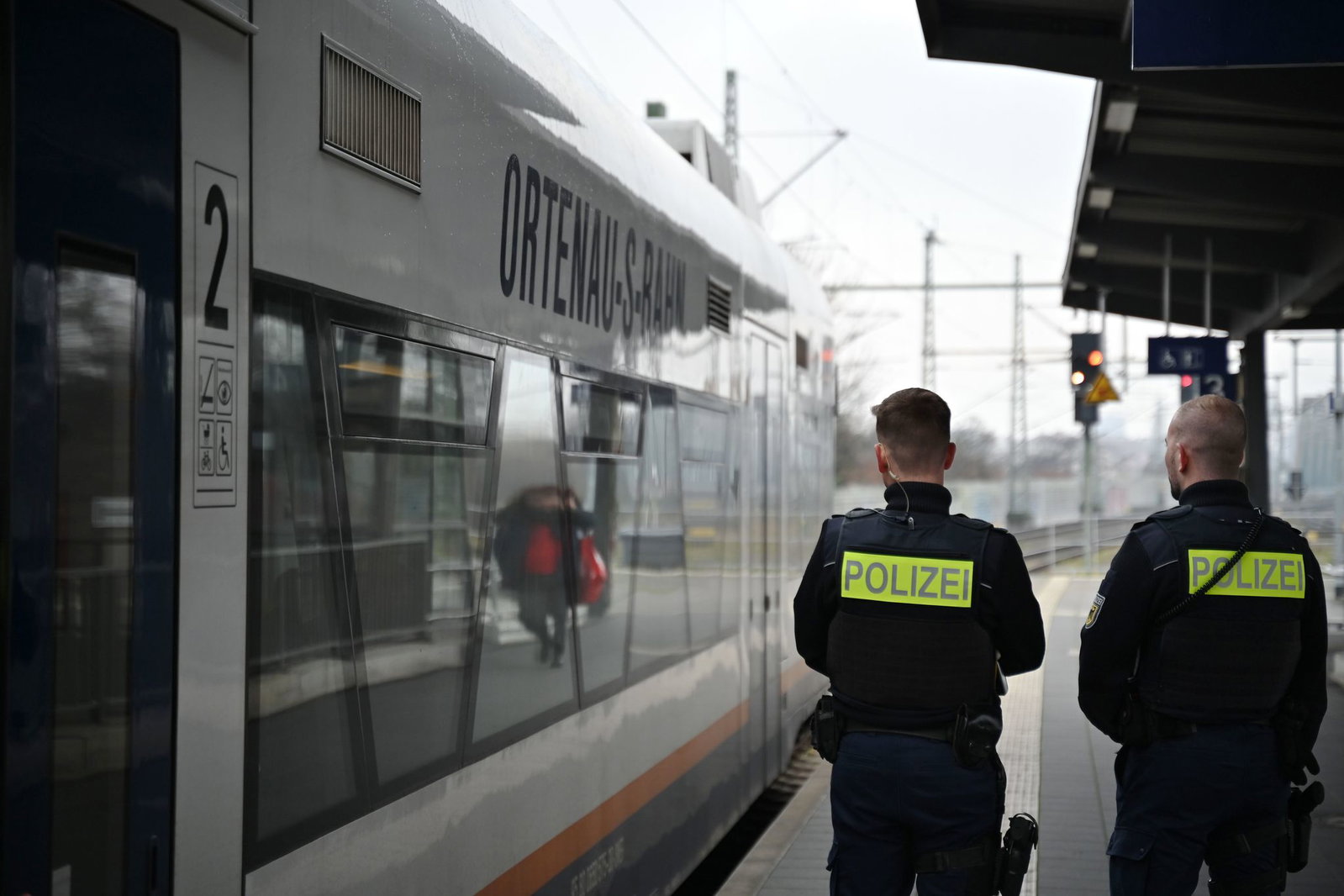 Die Polizei sucht nach Zeugen. (Symbolbild)