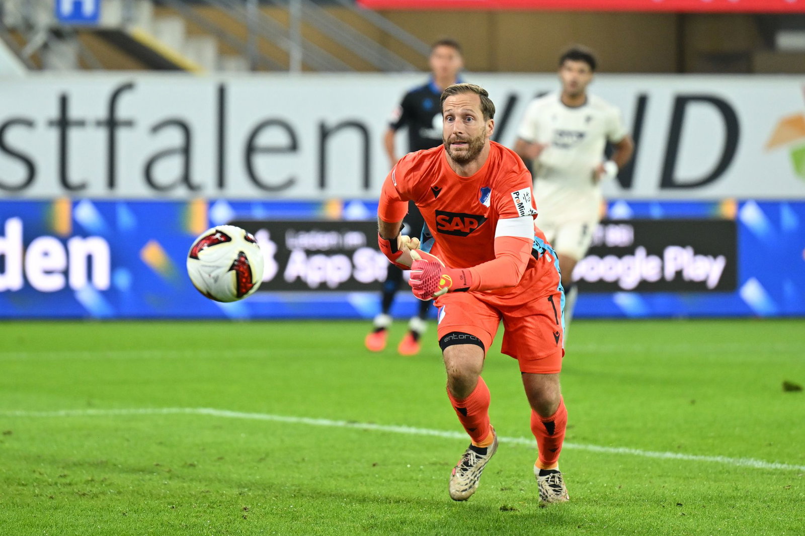 Oliver Baumann verlor am Sonntag mit Hoffenheim in Paderborn.