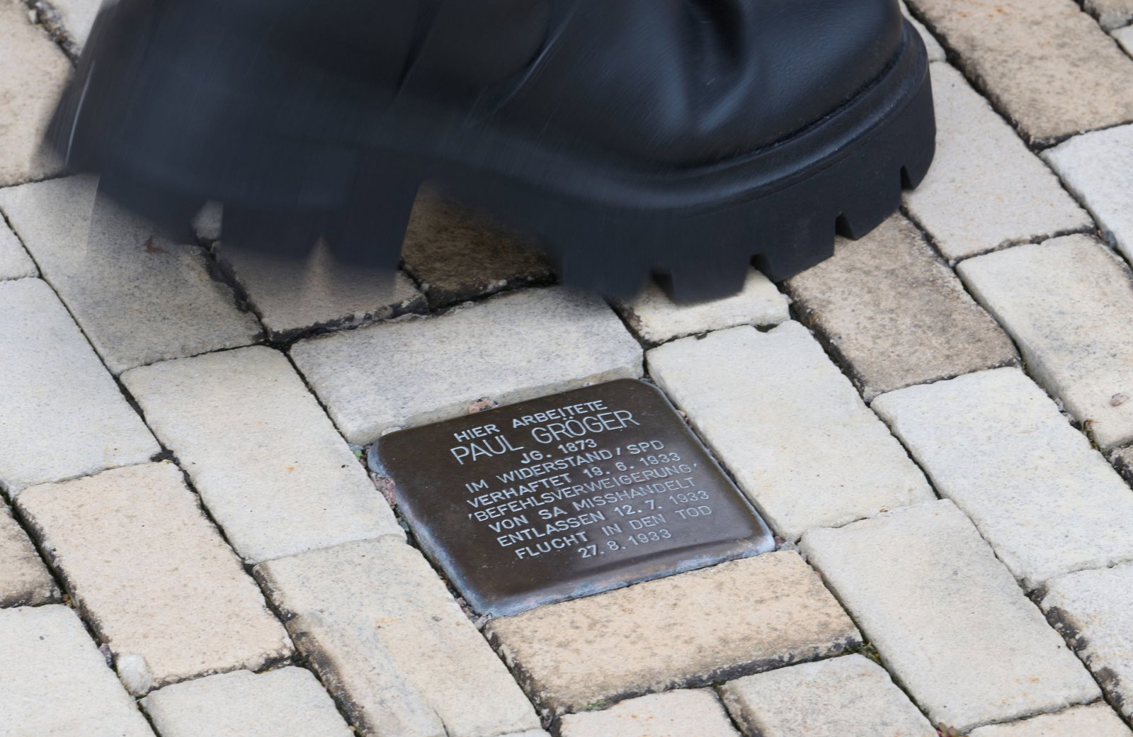 In Heidenau sollen künftig keine Stolpersteine mehr im öffentlichen Straßenraum verlegt werden. 