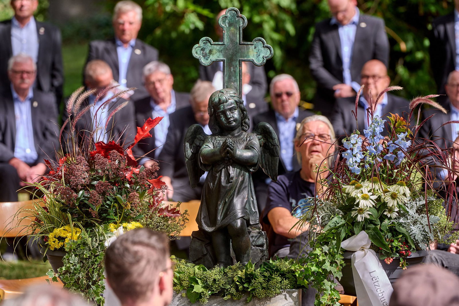 Angehörige und Anwohner gedenken 16 jungen Luxemburgern, im Widerstand gegen Nazi-Deutschland vor 82 Jahren in Diez erschossen wurden.