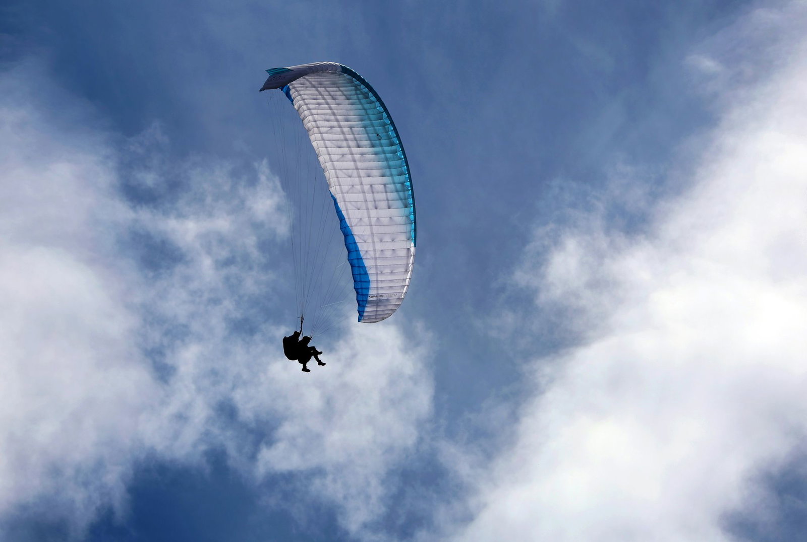 Der 64-Jährige geriet bei schwierigen Windverhältnissen in den Sinkflug. (Symbolbild)