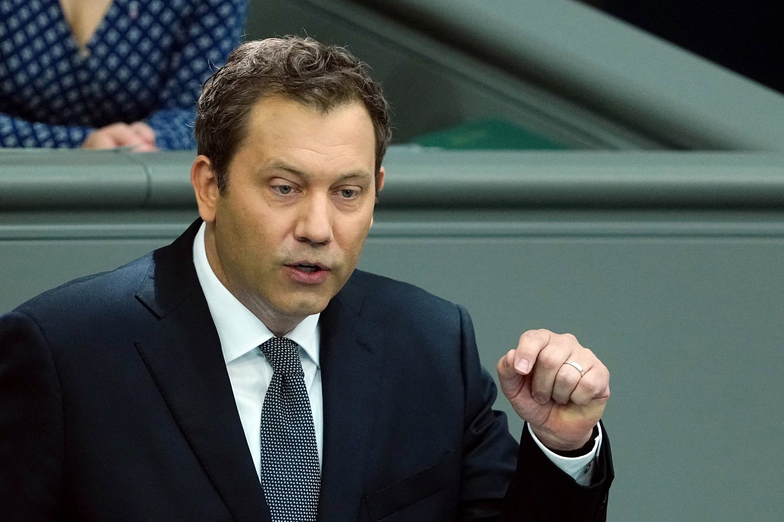 Klingbeil zieht eine rote Linie für Reformen. 