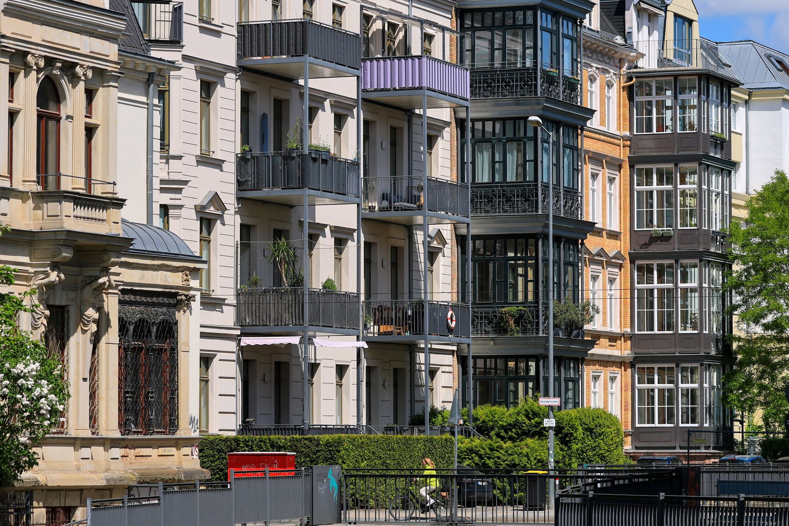 Auch in Deutschland werden viele Wohnung über Plattformen wie etwa Airbnb kurzzeitig vermietet. (Symbolbild)