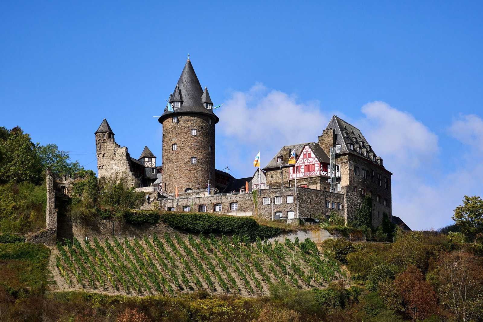 So sonniges Wetter wie hier in Bacharach am Rhein wartet auch in den kommenden Tagen.