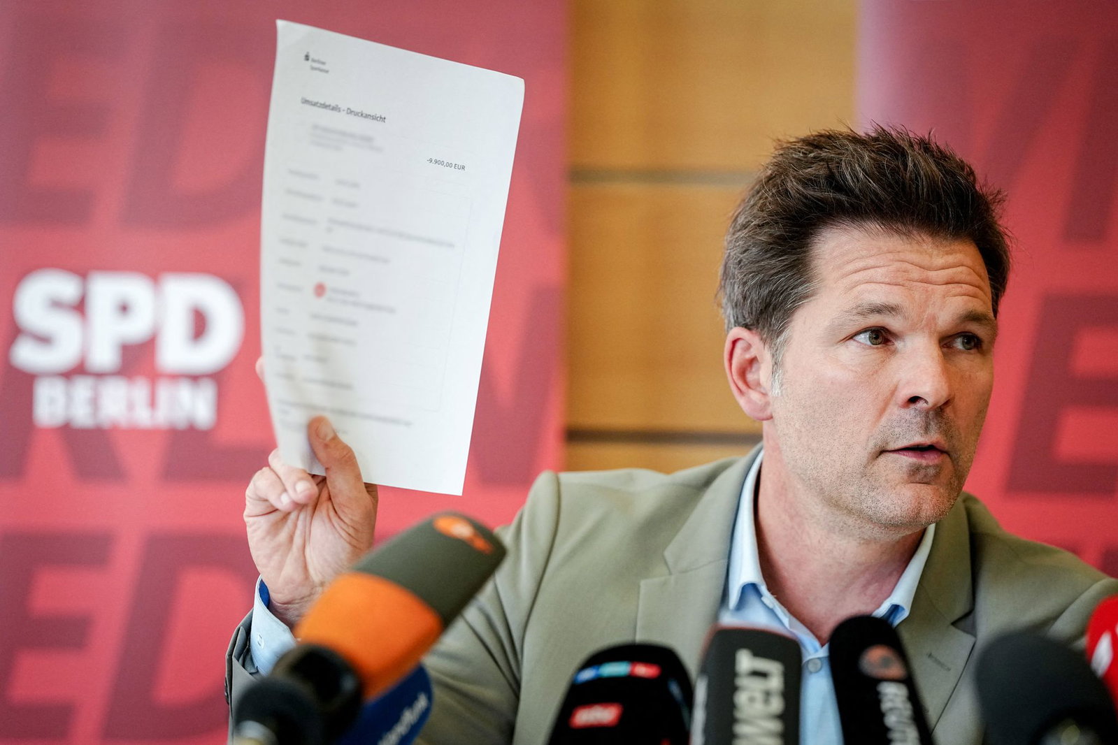 Der SPD-Berliner Spitzenkandidat Steffen Krach betont, im Kontext mit einem Vergabeverfahren in der Region Hannover keine Spende angenommen zu haben. 